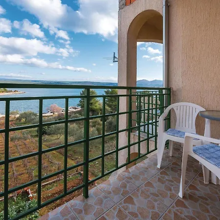 Apartment Beautiful In With Wifi Raslina