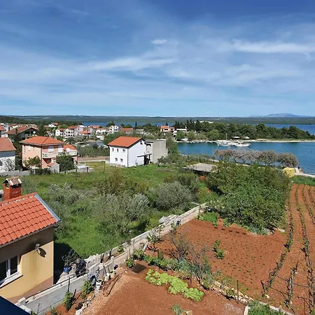 Apartment Beautiful In With Wifi Raslina